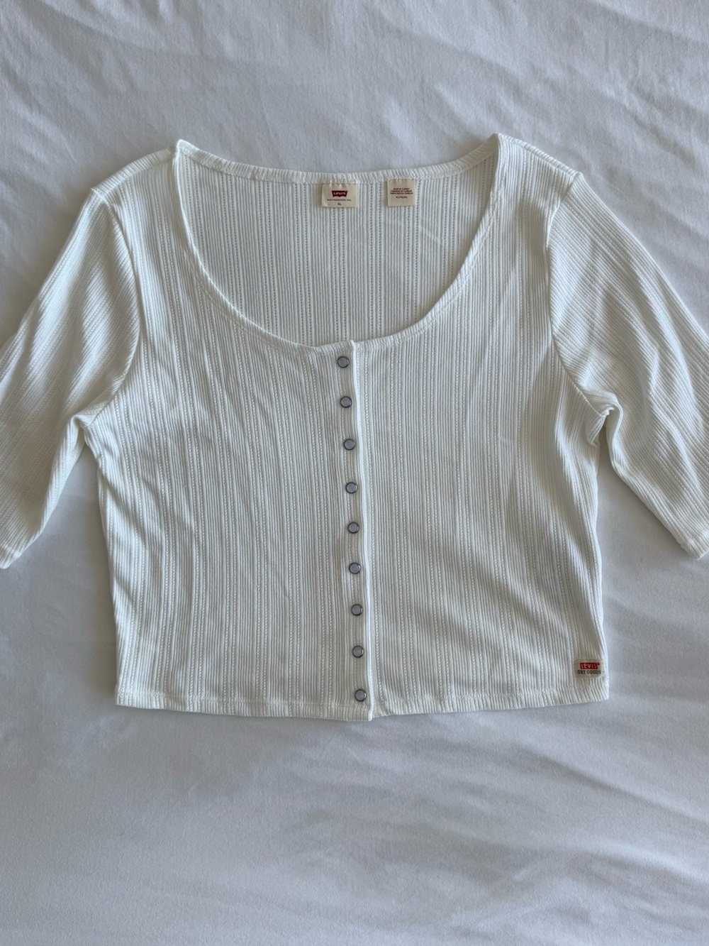Levi’s Short Sleeve White Henley Tee - Picture 1 of 5